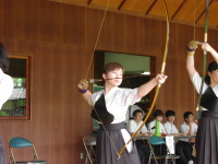 ���R����